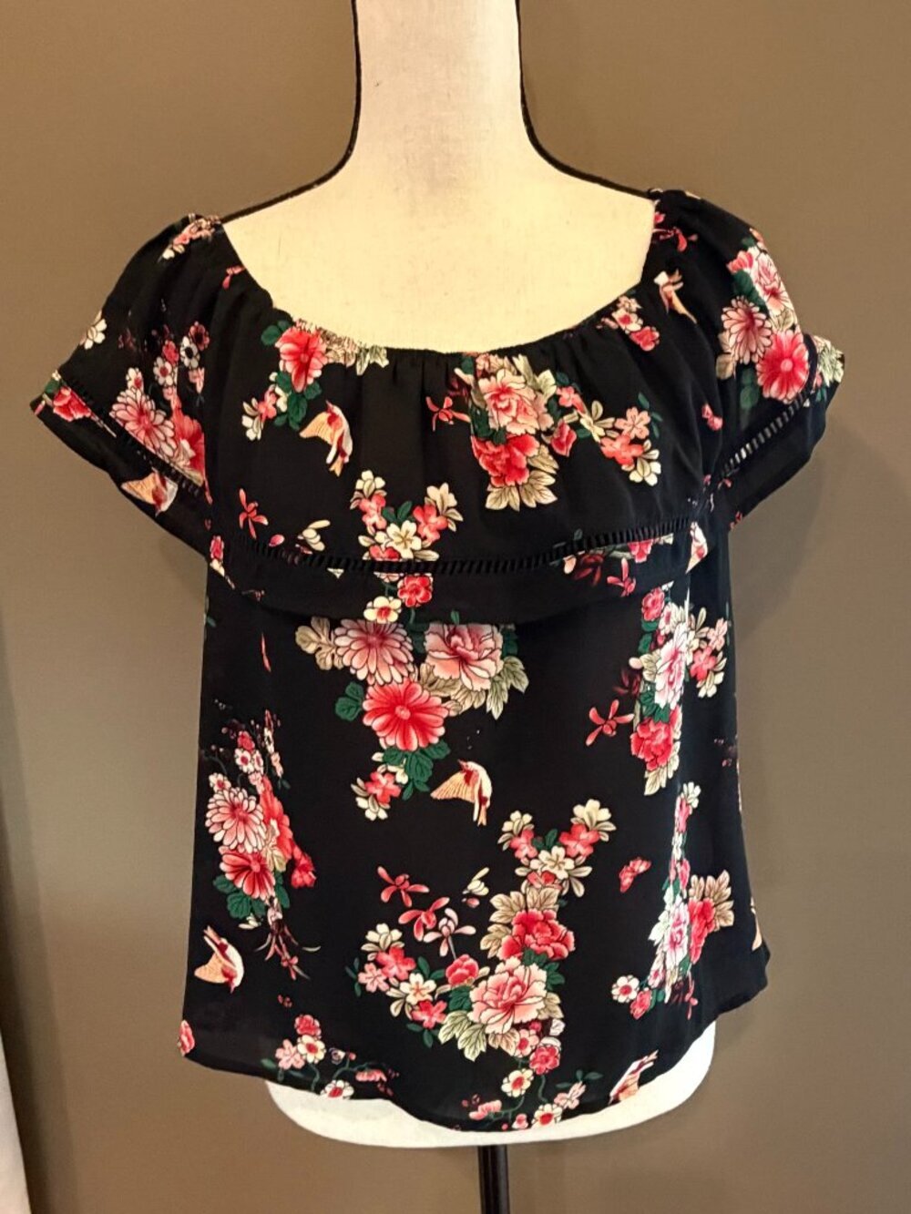 Pink & Black Floral Women's Off the Shoulder Top, Elastic Summer, Size Medium